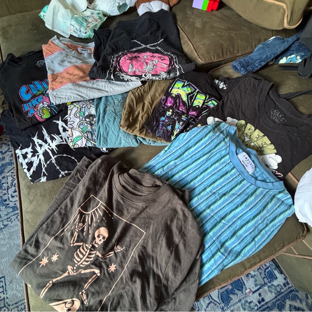 11 T-Shirts Size Medium